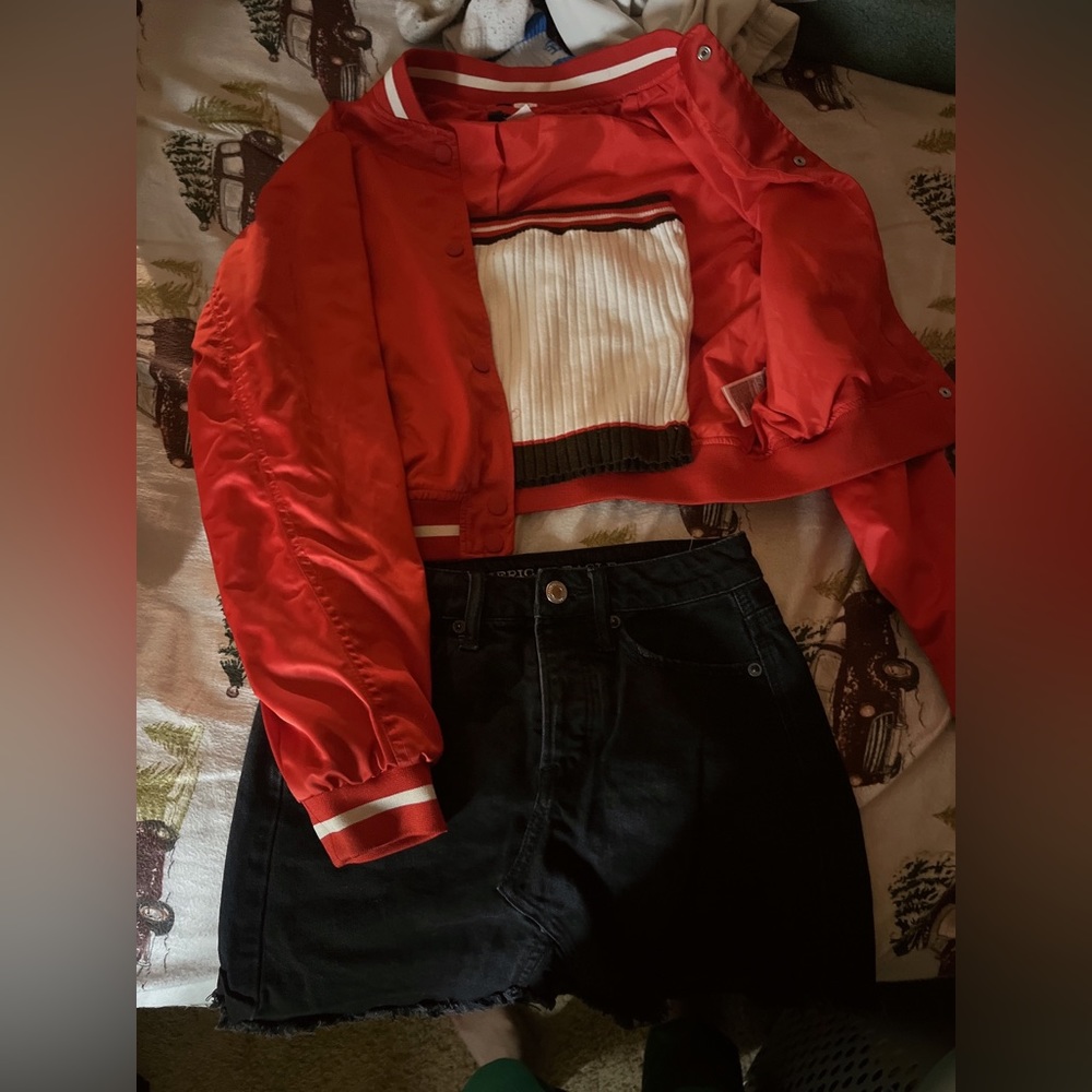 H&M jacket “s”, Forever 21 top “s”, American Eagle skirt “s”